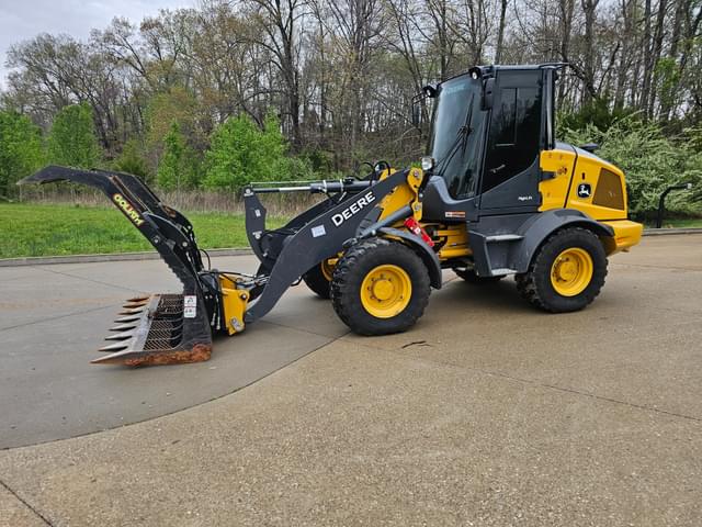 Image of John Deere 324P equipment image 3