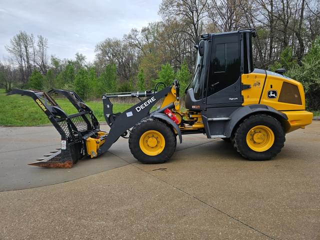 Image of John Deere 324P equipment image 4