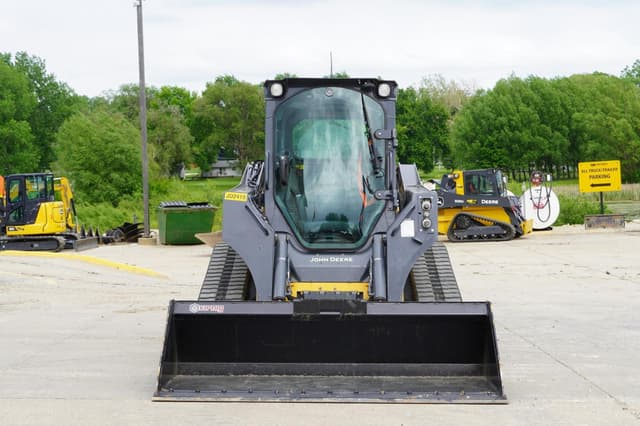 Image of John Deere 325G equipment image 2
