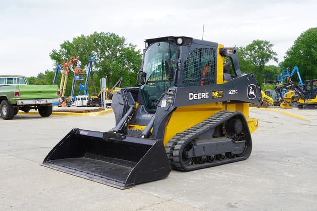 Image of John Deere 325G equipment image 1