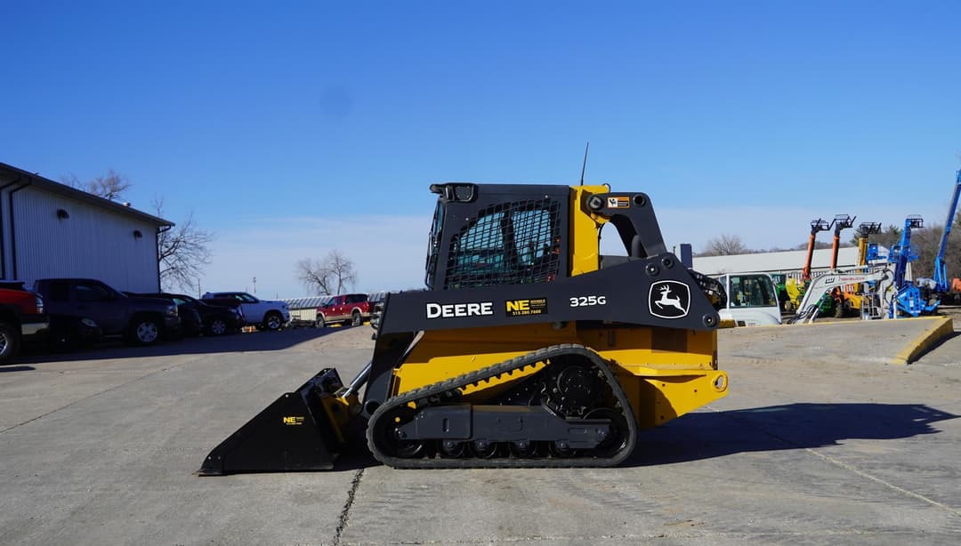 Image of John Deere 325G Primary image