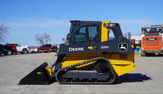 Image of John Deere 325G equipment image 1