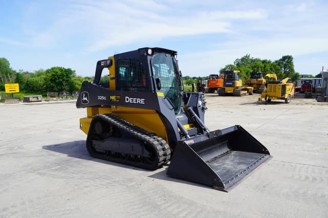 Image of John Deere 325G equipment image 3
