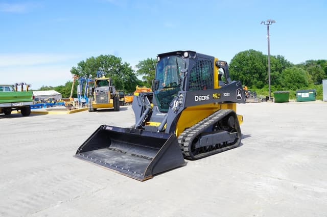 Image of John Deere 325G equipment image 1