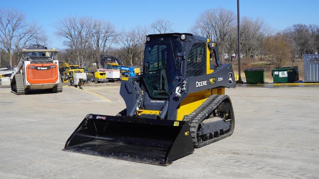Image of John Deere 325G equipment image 2