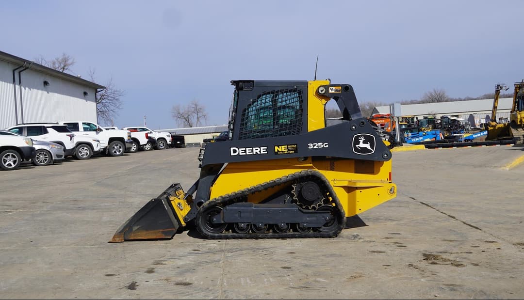 Image of John Deere 325G Primary image