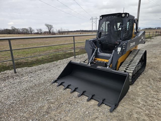 Image of John Deere 325G equipment image 1