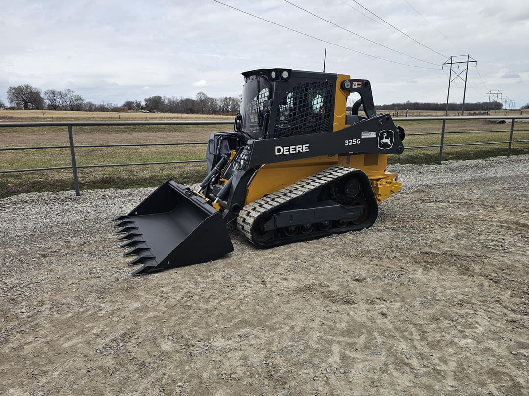 Image of John Deere 325G Primary image