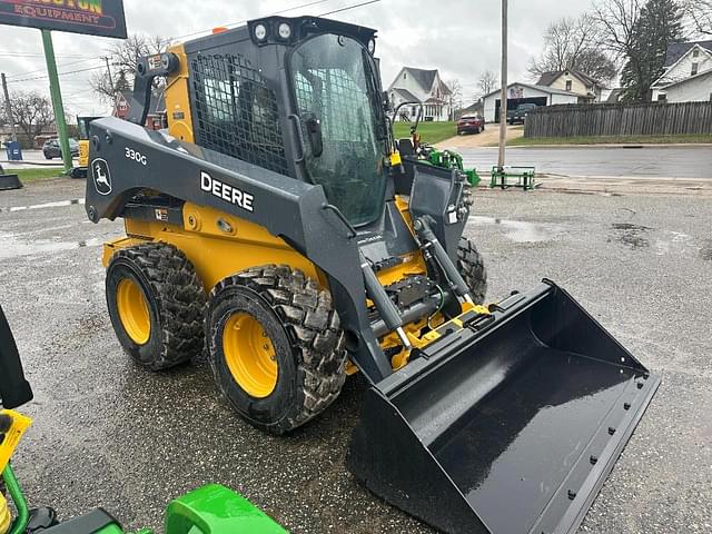 Image of John Deere 330G equipment image 3