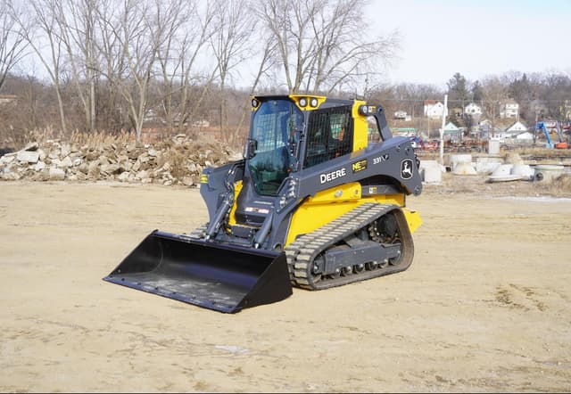 Image of John Deere 331P equipment image 1