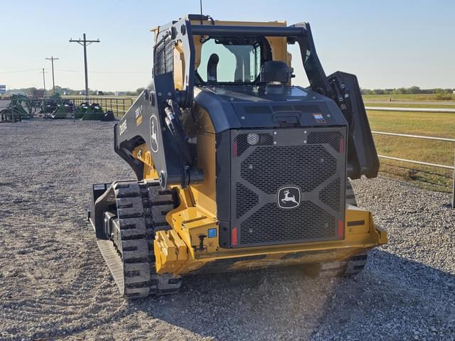 Image of John Deere 331P equipment image 4