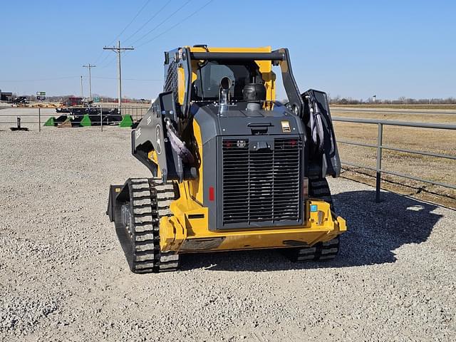 Image of John Deere 333G equipment image 4