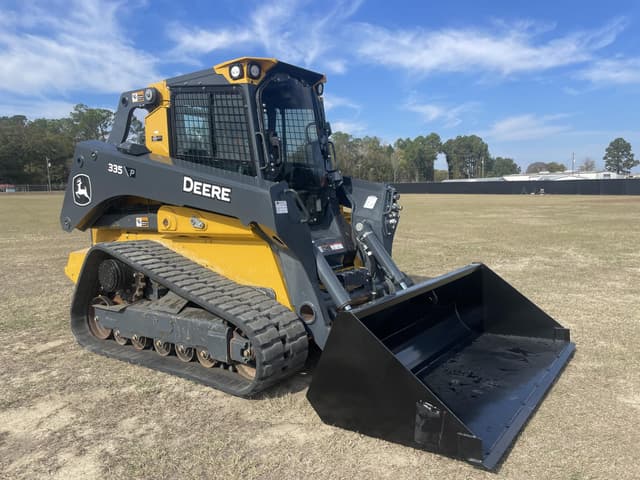 Image of John Deere 335P equipment image 4