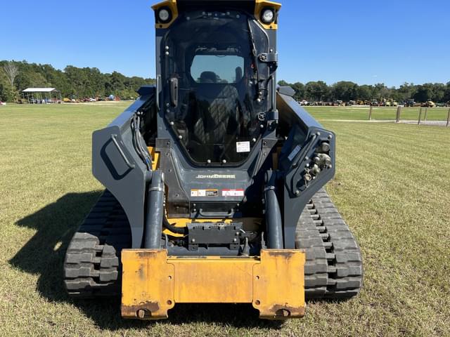 Image of John Deere 335P equipment image 3