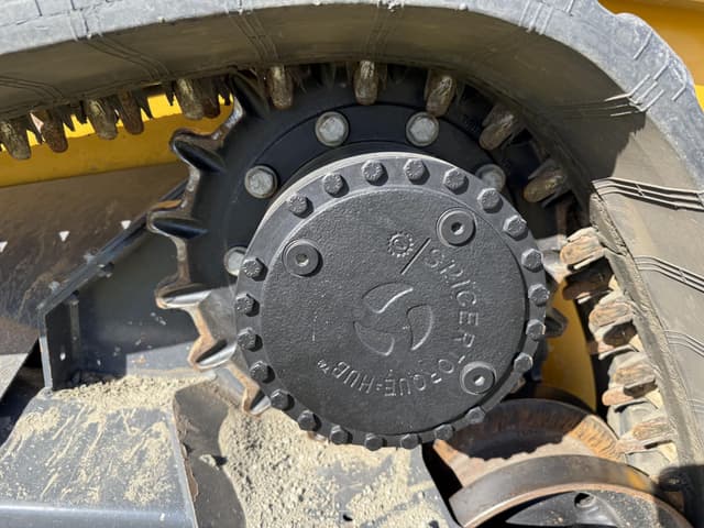 Image of John Deere 335P equipment image 3