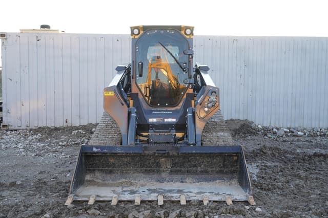 Image of John Deere 335P equipment image 3