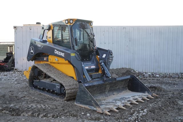 Image of John Deere 335P equipment image 4
