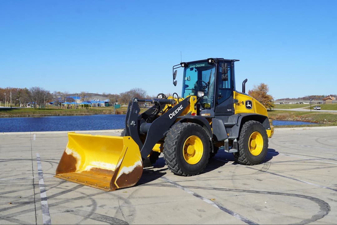 Image of John Deere 344P Image 0