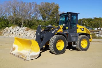 Main image John Deere 334P