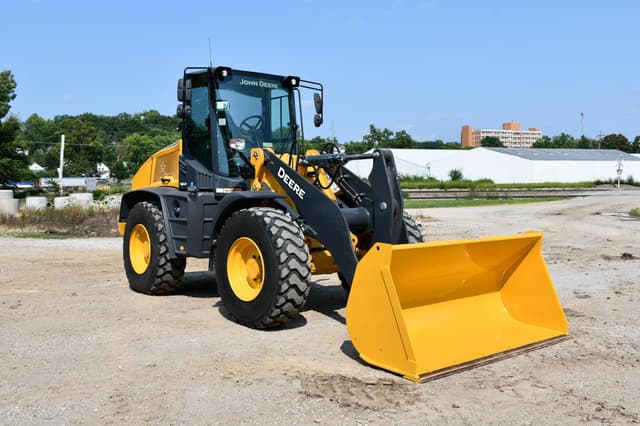 Image of John Deere 344P equipment image 3