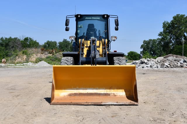 Image of John Deere 344 equipment image 2