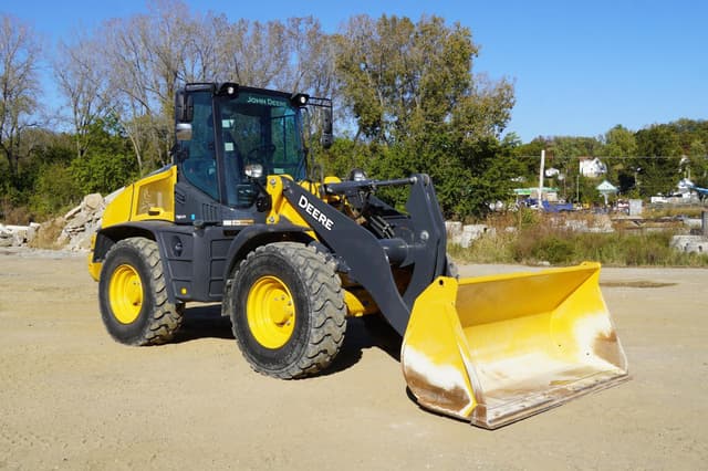 Image of John Deere 344P equipment image 3