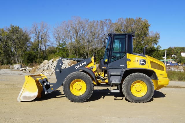 Image of John Deere 344P equipment image 1