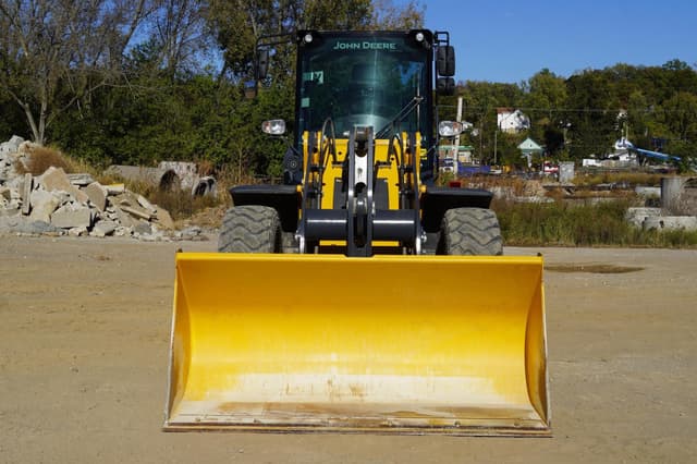 Image of John Deere 344P equipment image 2