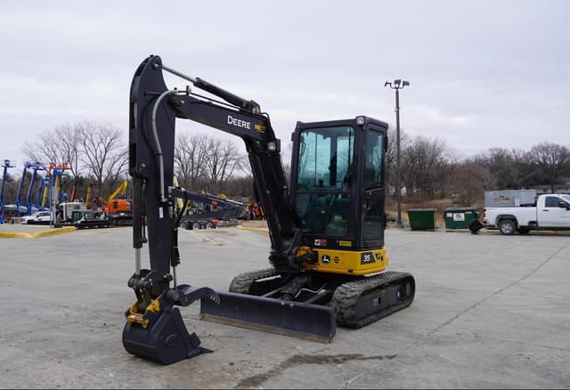 Image of John Deere 35P equipment image 2