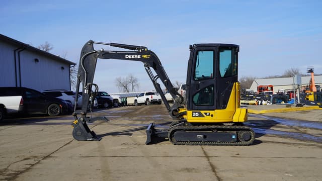 Image of John Deere 35P equipment image 1