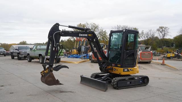 Image of John Deere 35P equipment image 2