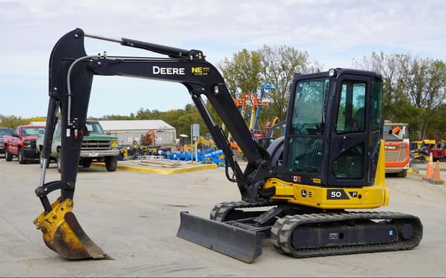 Image of John Deere 50P equipment image 2