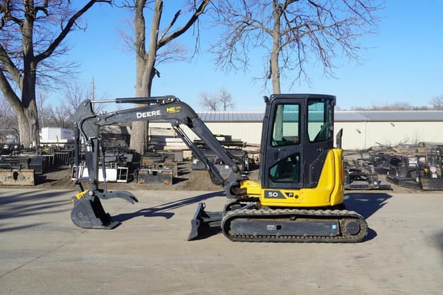 Image of John Deere 50P equipment image 2