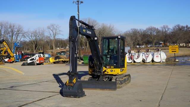 Image of John Deere 60P equipment image 1