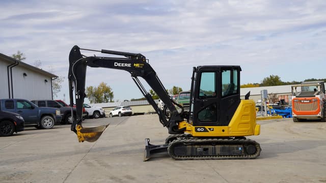 Image of John Deere 60P equipment image 1