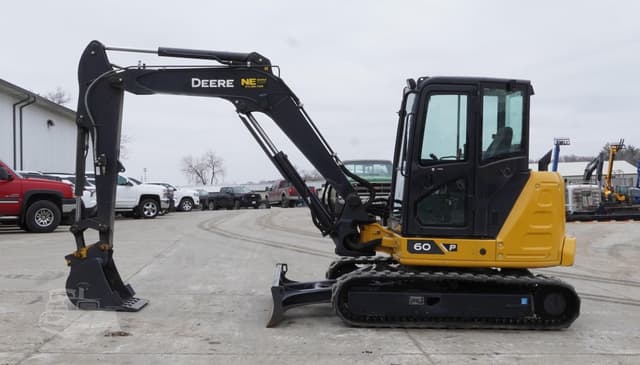 Image of John Deere 60P equipment image 1