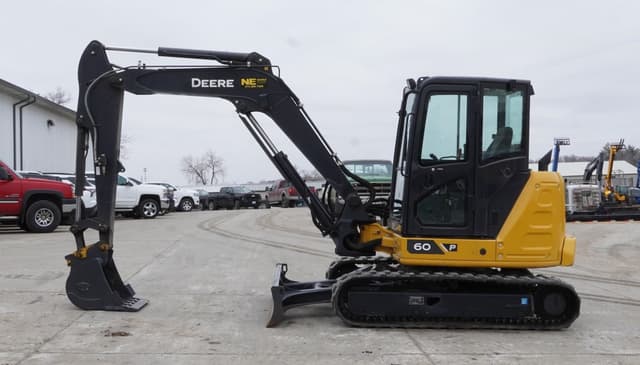 Image of John Deere 60P equipment image 1