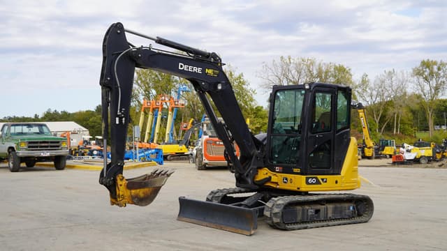 Image of John Deere 60P equipment image 3