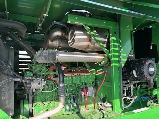 Image of John Deere W200M equipment image 1