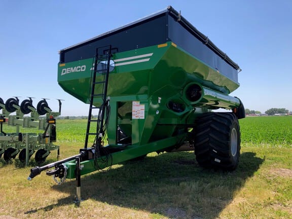 2024 Demco 1100 Equipment Image0