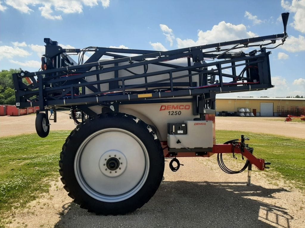 2024 Demco 1250 Equipment Image0