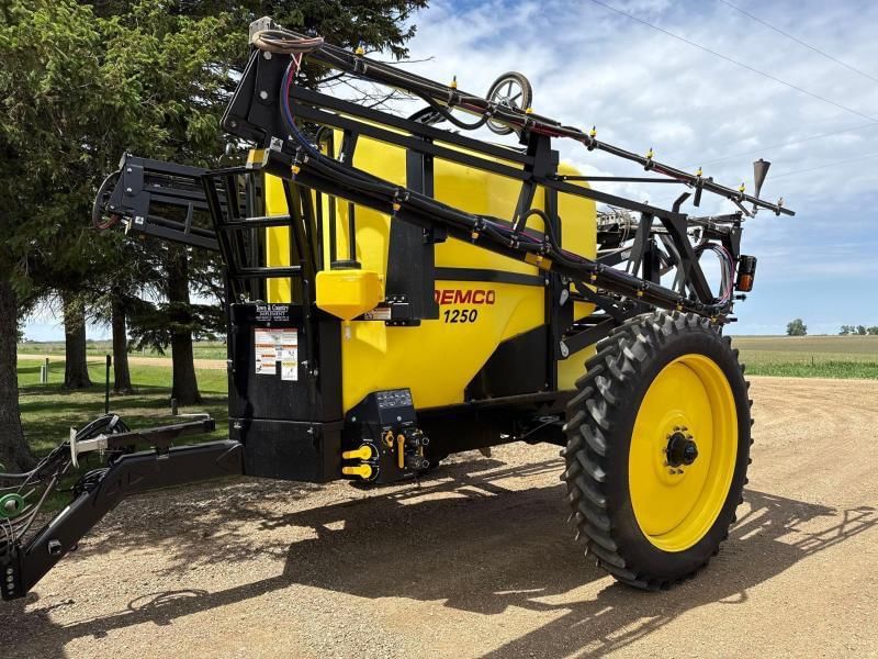 2024 Demco 1250 Equipment Image0