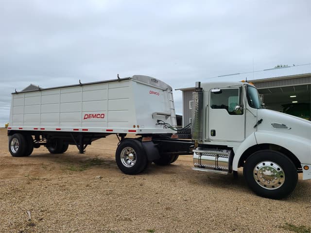 Image of Demco Grain Trailer equipment image 4