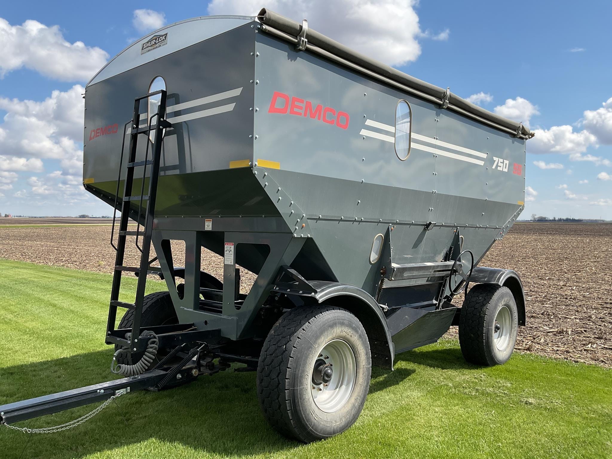 2024 Demco 750 SS Equipment Image0
