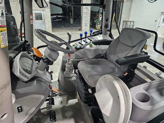 Image of Deutz-Fahr 5125 equipment image 2