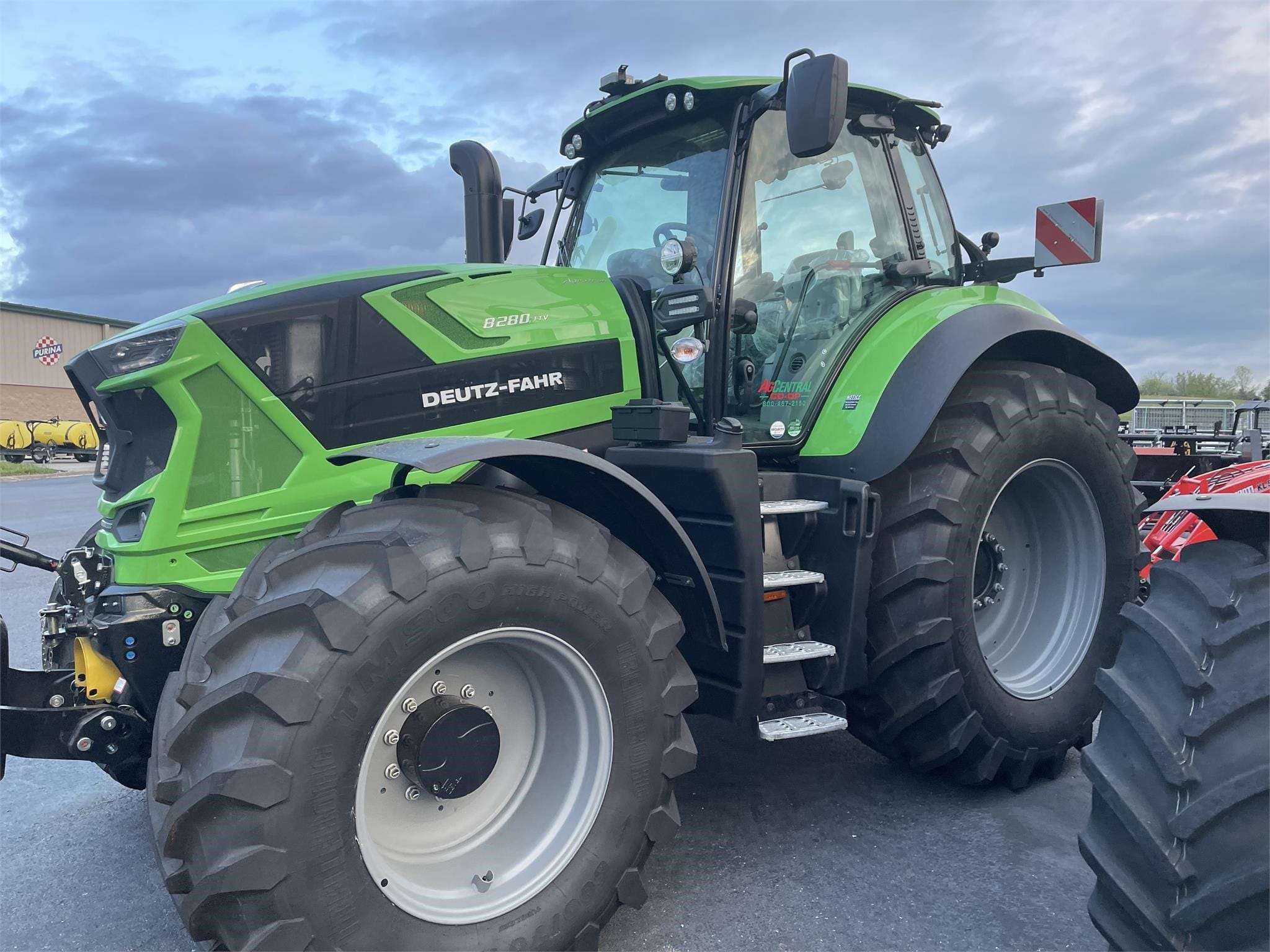 2024 Deutz-Fahr 8280 TTV Equipment Image0