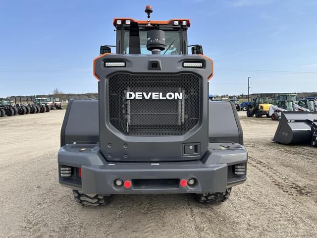Image of Develon DL220-7 equipment image 3