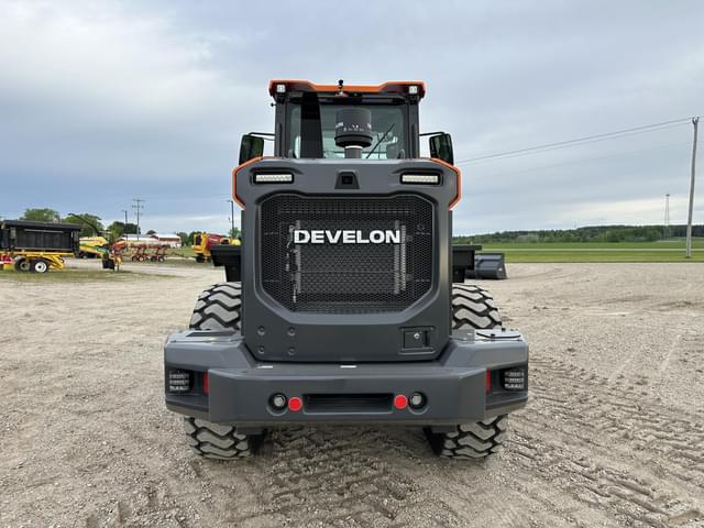 Image of Develon DL220-7 equipment image 3