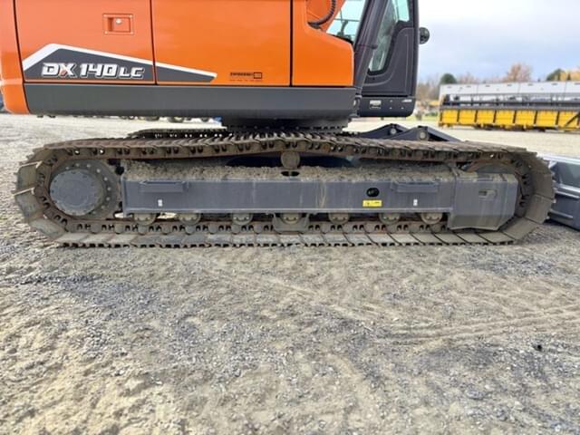 Image of Develon DX140LC-7K equipment image 2