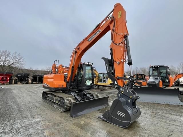 Image of Develon DX140LC-7 equipment image 1